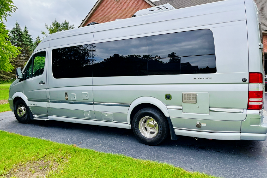 Joey's Airstream  Interstate GT Class B