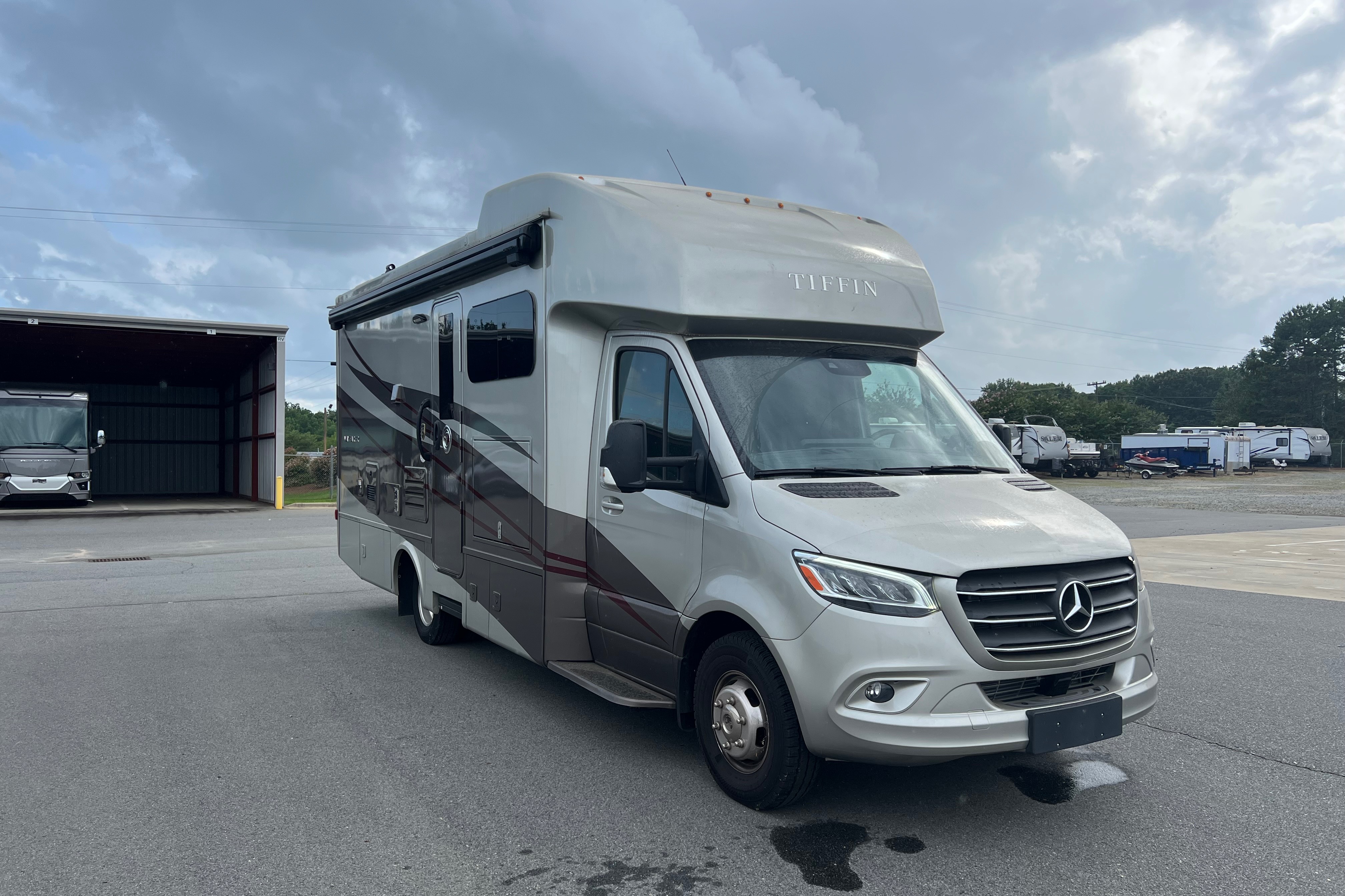 Tiffin Motorhomes Wayfarer Class C