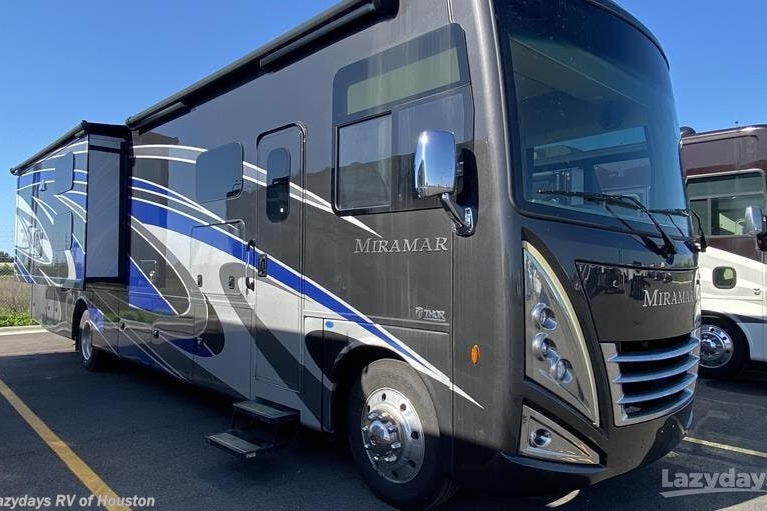 East FL: 2022 Thor-Master Suite, 2 Full Baths & Bunk Beds