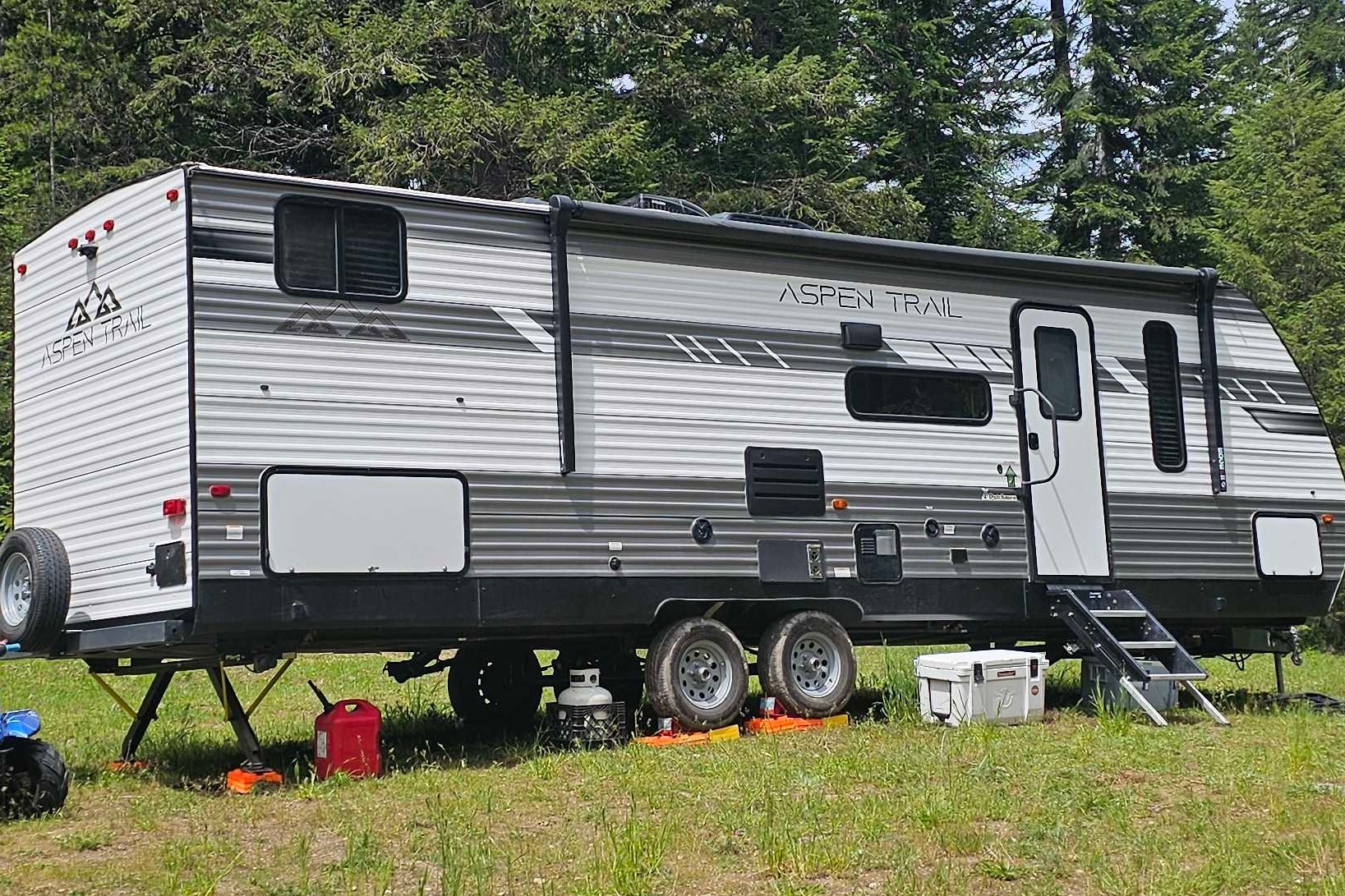 Jones Dutchmen AspenTrail 2910BHS Travel Trailer