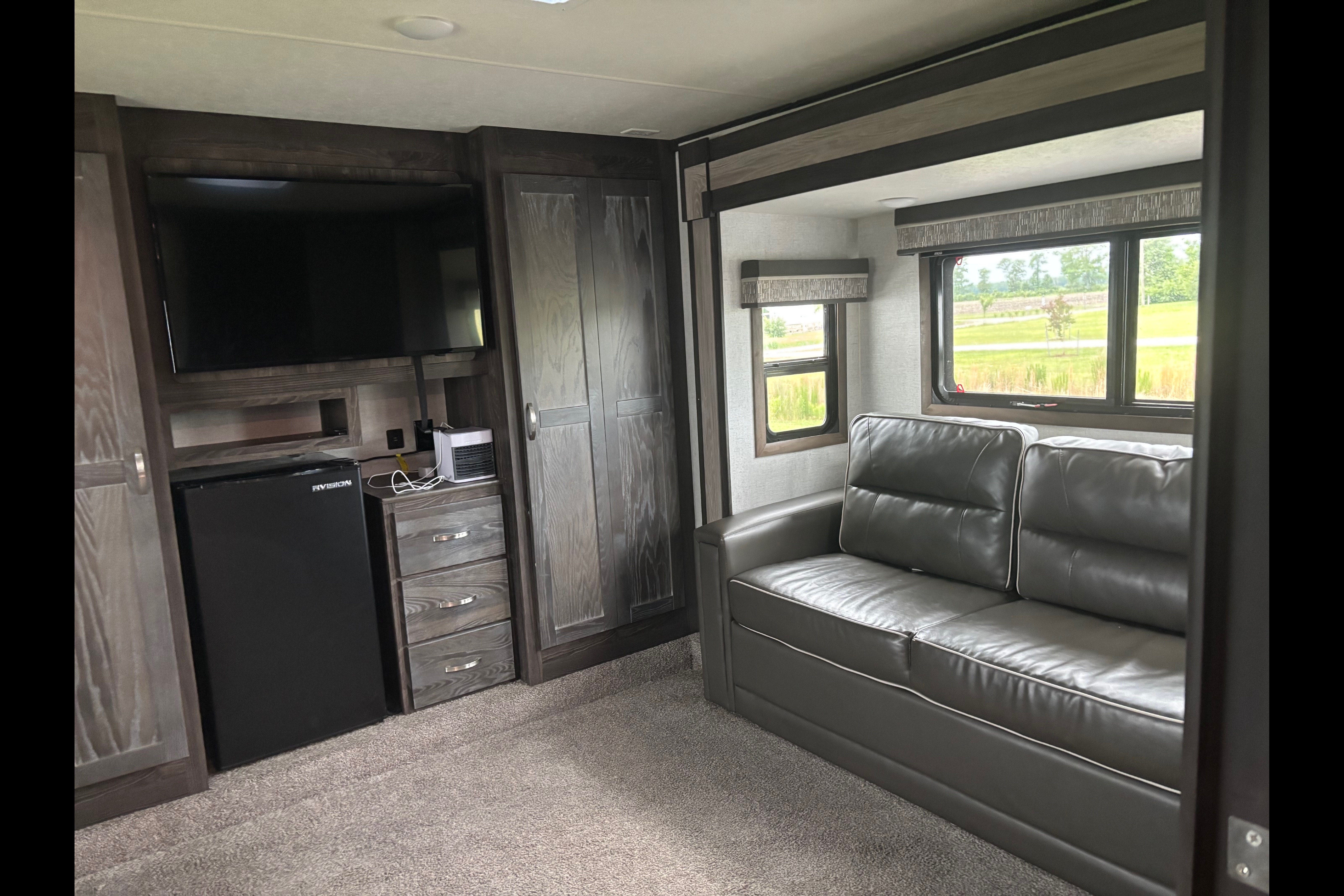 Stacey's Luxury  Highland Ridge RV Mesa Ridge  Fifth Wheel
