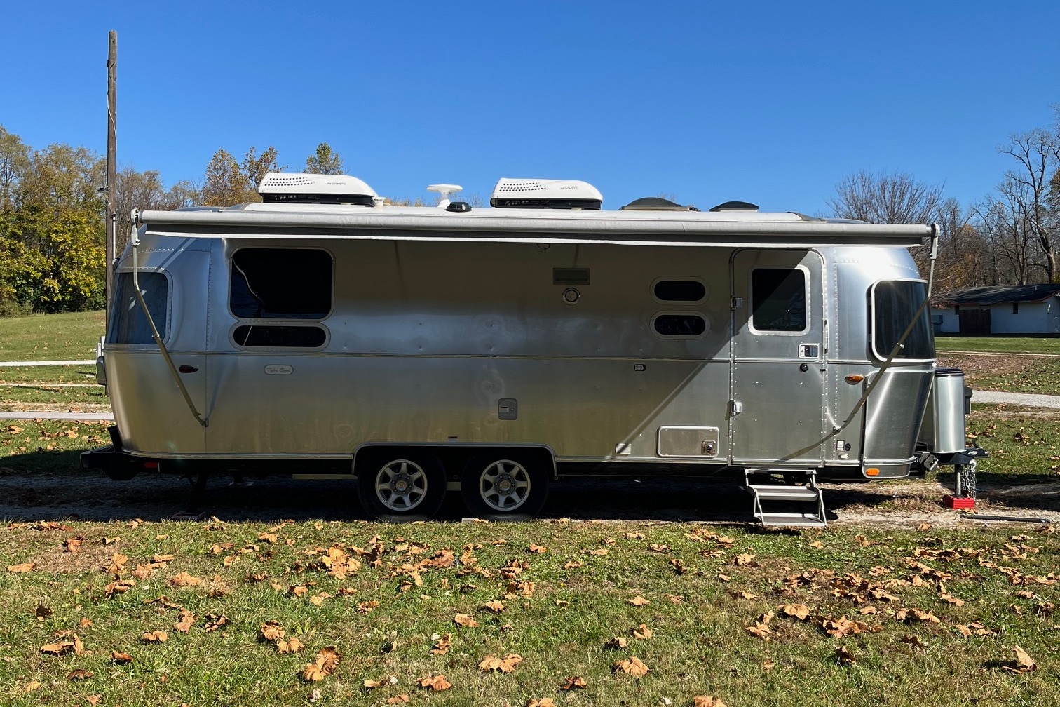 V’s RV Classic Silver Bullet