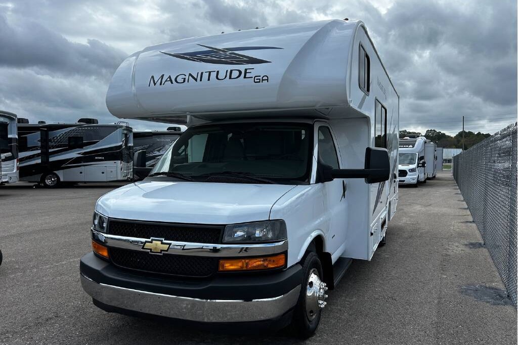 2025 Thor Magnitude 22GA, An Absolute Travel Machine Dream