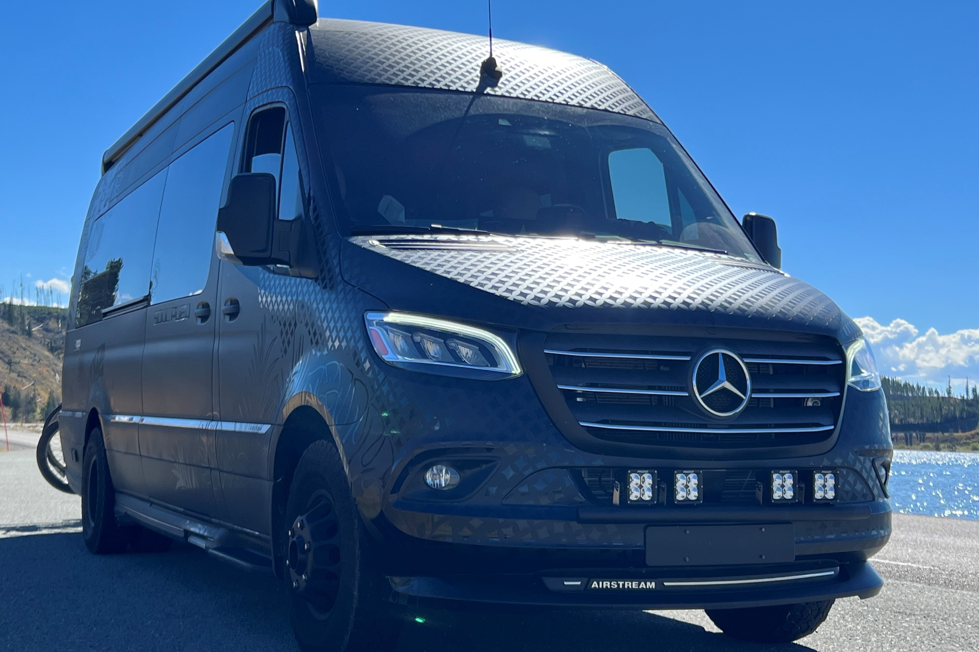 2021 Airstream Tommy Bahama Interstate 24GL, Class B