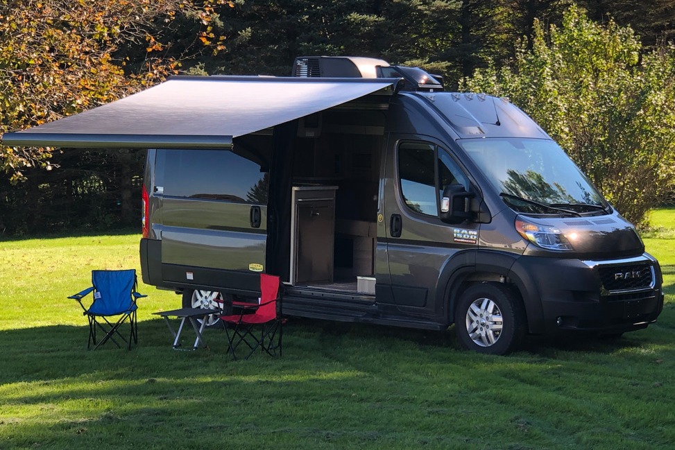 Unlimited Miles, Hotel Room on Wheels. Biggest Kitchen & Bath in a Class B. Easy to Park Anywhere, 