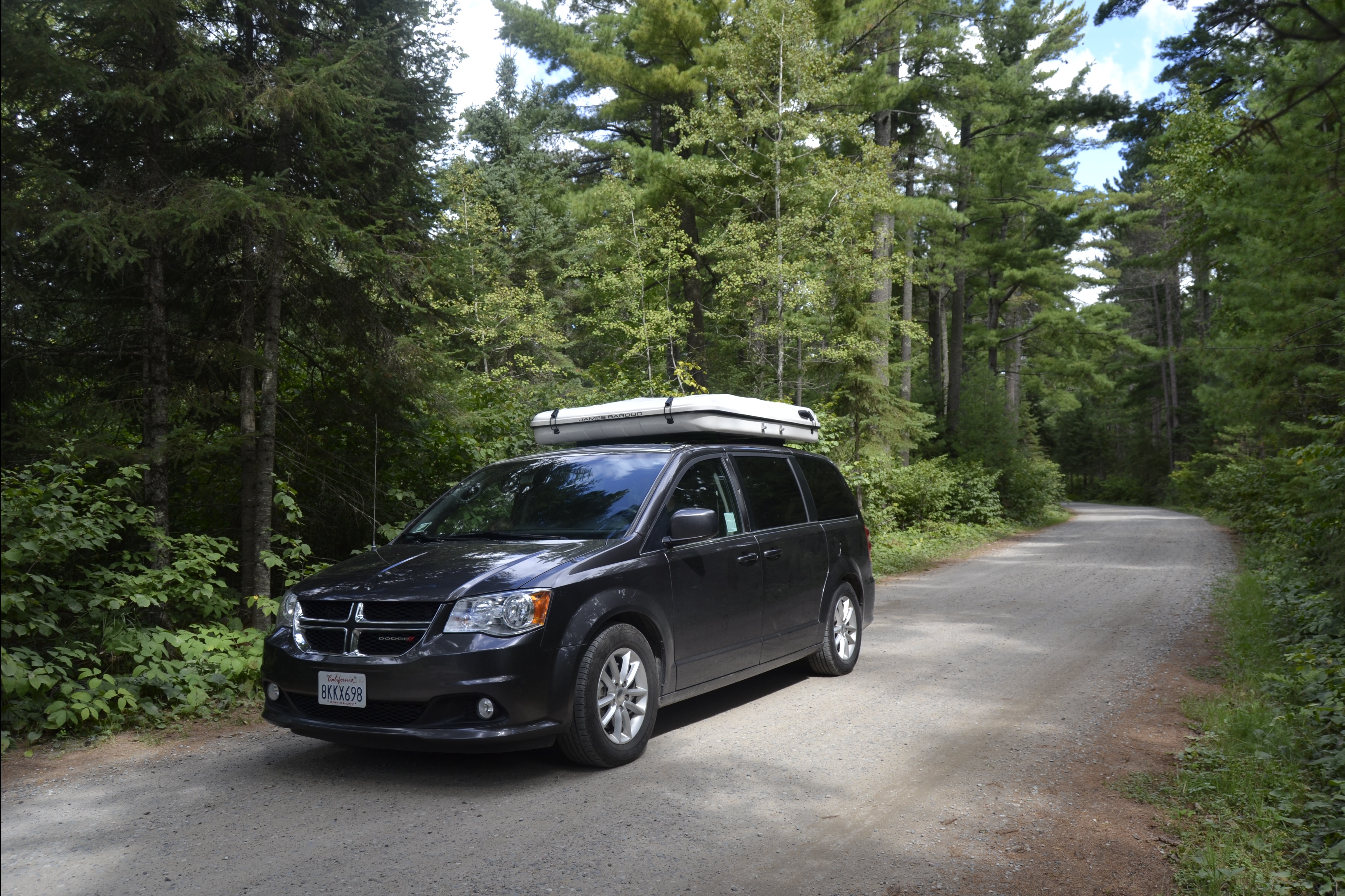 Fuel Efficient, Easy to Drive Campervan! Seats/Sleeps 4 adults, 5 w/kids!