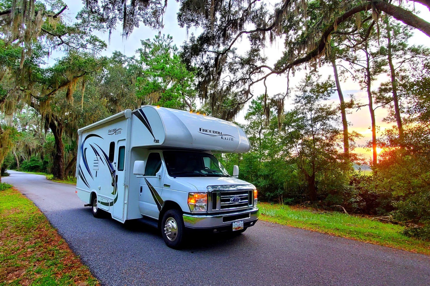 Modern Thor Freedom Elite RV 22FT
