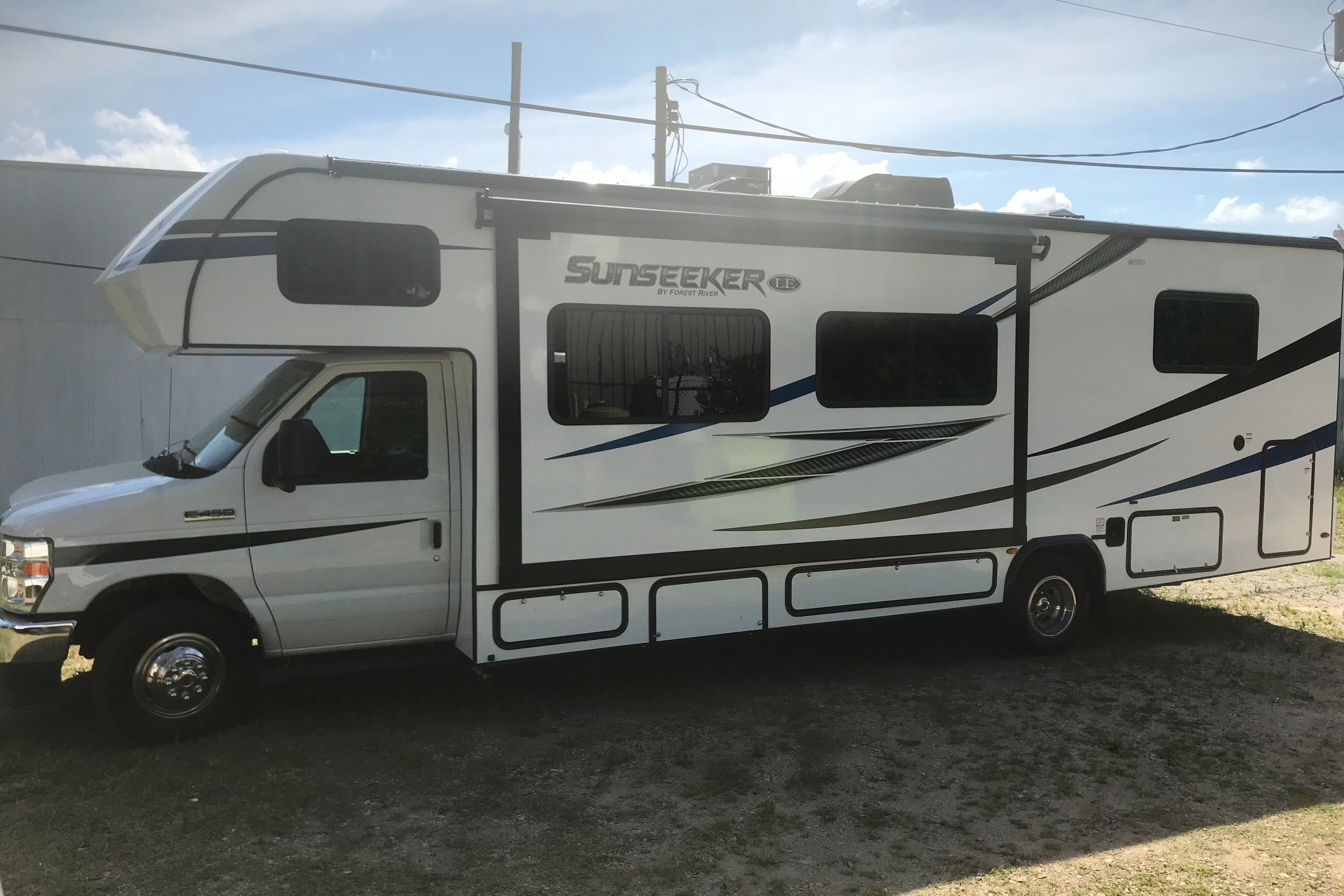 Ed's Forest River Sunseeker le Class C