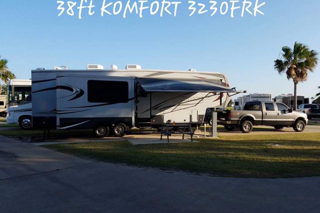 Robert's Komfort 2015 38ft 3230FRK 5th Wheel
