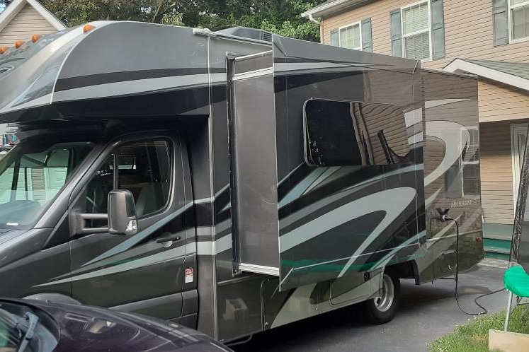 Dustin's Thor Motor Coach Jayco Melbourne 24M Class B